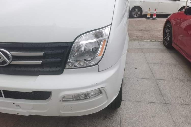Used SAIC MAXUS Xintu V80 2021 2.0T Manual Classic Aoyuntong Short Wheelbase Mid-Roof 5/6-Seater Left Front Headlight