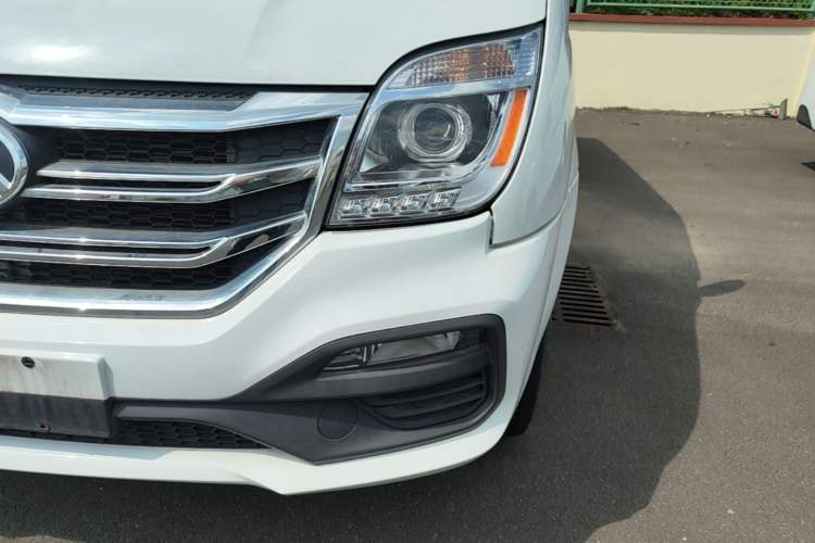 Used SAIC MAXUS Xintu V80 2021 2.0T AMT Classic Aoyuntong Short Wheelbase Mid-Roof 5/6-Seater Left Front Headlight