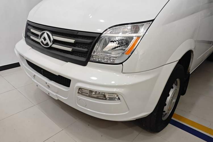 Used SAIC MAXUS Xintu V80 2021 2.0T AMT Classic Aoyuntong Short Wheelbase Mid-Roof 5/6-Seater Left Front Headlight