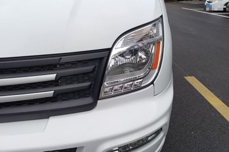 Used SAIC MAXUS Xintu V80 2021 2.0T Manual Classic Aoyuntong Long Wheelbase Mid-Roof 6/7/8/9-Seater Left Front Headlight