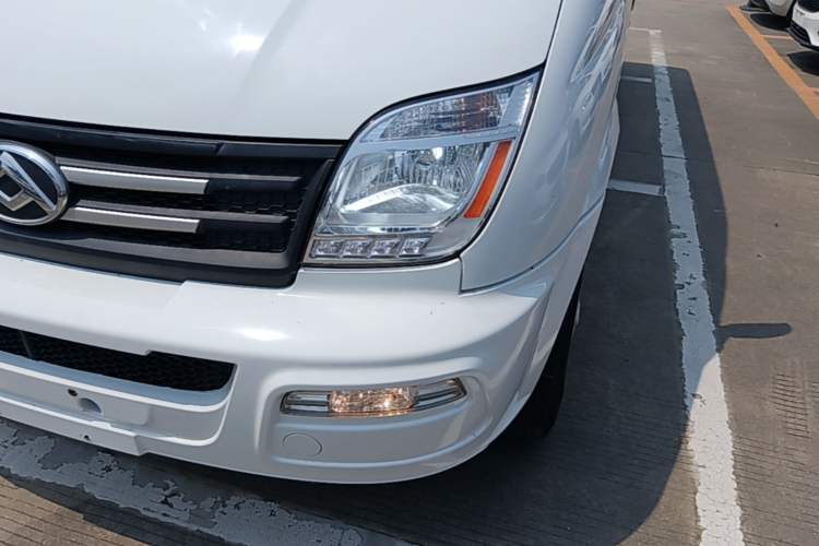 Used SAIC MAXUS Xintu V80 2021 2.0T Manual Classic Aoyuntong Long Wheelbase Mid-Roof 6/7/8/9-Seater Left Front Headlight