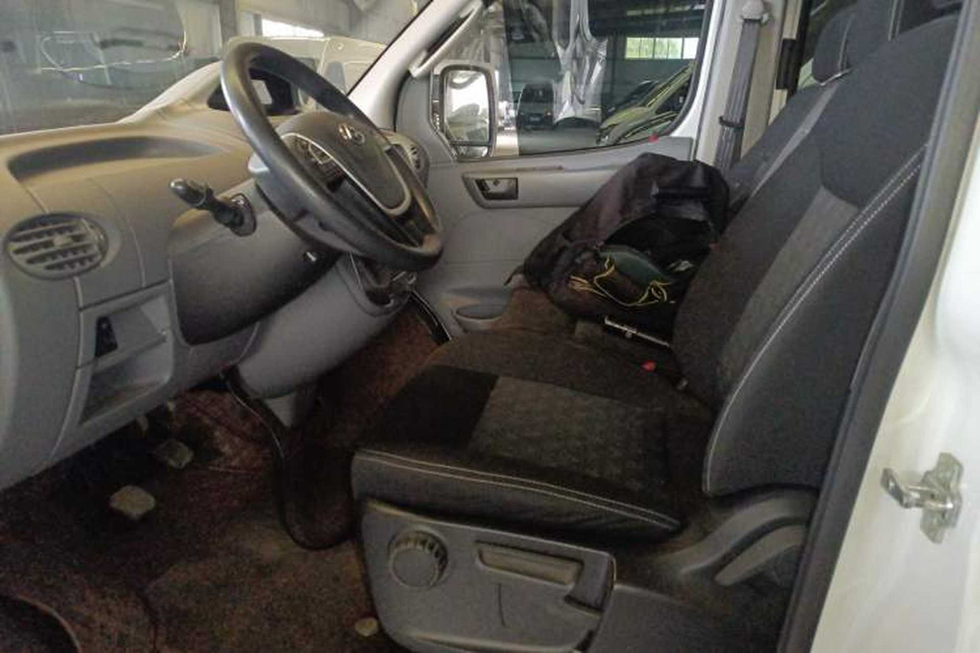 Used SAIC MAXUS Xintu V80 2021 2.0T Manual Classic Aoyuntong Short Wheelbase Ultra-Low Roof 7/8/9-Seater Left Front Seat