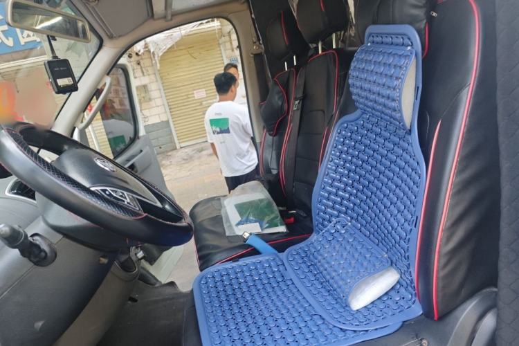Used SAIC MAXUS Xintu V80 2021 2.0T Manual Classic Aoyuntong Long Wheelbase Mid-Roof 6/7/8/9-Seater Left Front Seat