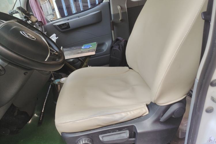 Used SAIC MAXUS Xintu V80 2021 2.0T PLUS Manual All-Around King Short Wheelbase Mid-Roof Variant—5/6/7/8/9-Seater Left Front Seat