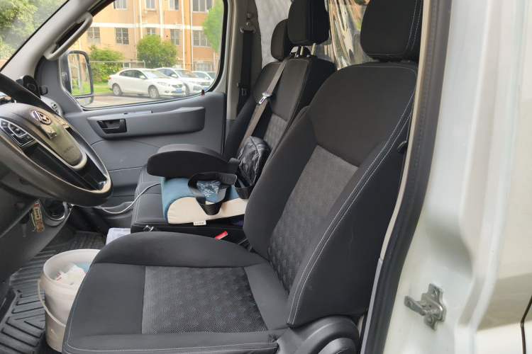 Used SAIC MAXUS Xintu V80  Left Front Seat