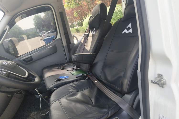 Used SAIC MAXUS Xintu V80 2021 2.0T AMT Classic Aoyuntong Long Wheelbase Mid-Roof 6/7/8/9-Seater Left Front Seat
