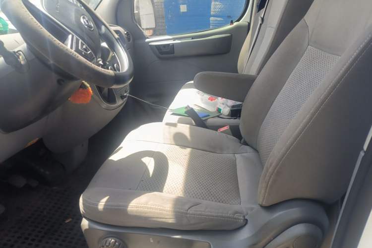 Used SAIC MAXUS Xintu V80  Left Front Seat