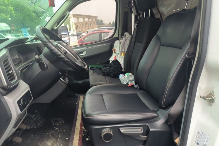 Used SAIC MAXUS Xintu V80 2021 2.0T Manual Classic Aoyuntong 127 PS Mid-axle Mid-roof 6/7/8/9-Seater Left Front Seat