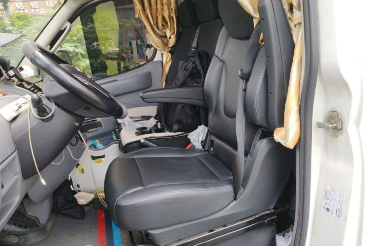 Used SAIC MAXUS Xintu V80 2021 2.0T AMT Classic Aoyuntong Long Wheelbase Mid-Roof 6/7/8/9-Seater Left Front Seat
