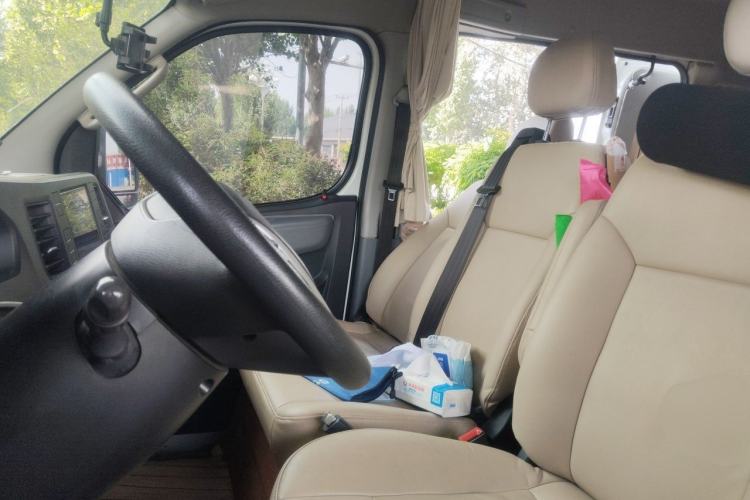 Used SAIC MAXUS Xintu V80 2021 2.0T PLUS AMT Aoyuntong Short-Wheelbase Mid-Roof 5/6-Seater Left Front Seat