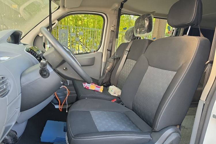Used SAIC MAXUS Xintu V80 2021 2.0T AMT Classic Aoyuntong Short Wheelbase Ultra-Low Roof 5/6-Seater Left Front Seat