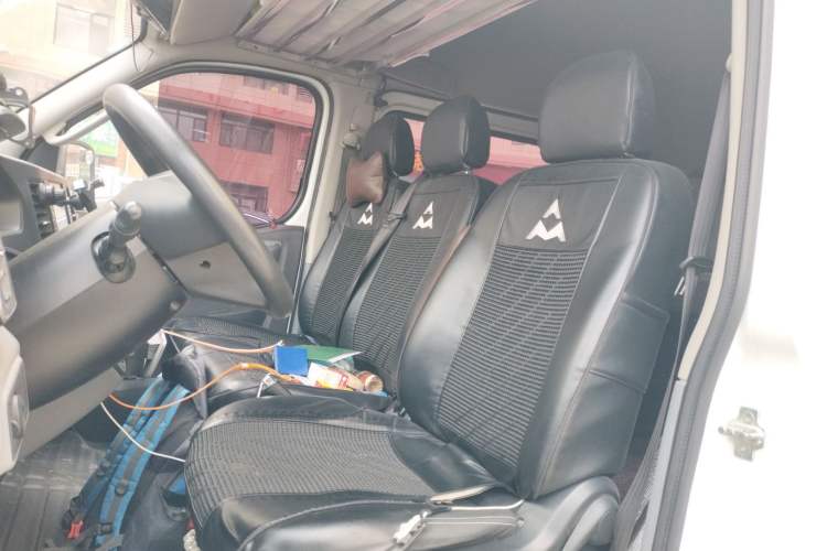 Used SAIC MAXUS Xintu V80 2021 2.0T Manual Classic Aoyuntong 127 PS Mid-axle Mid-roof 6/7/8/9-Seater Left Front Seat