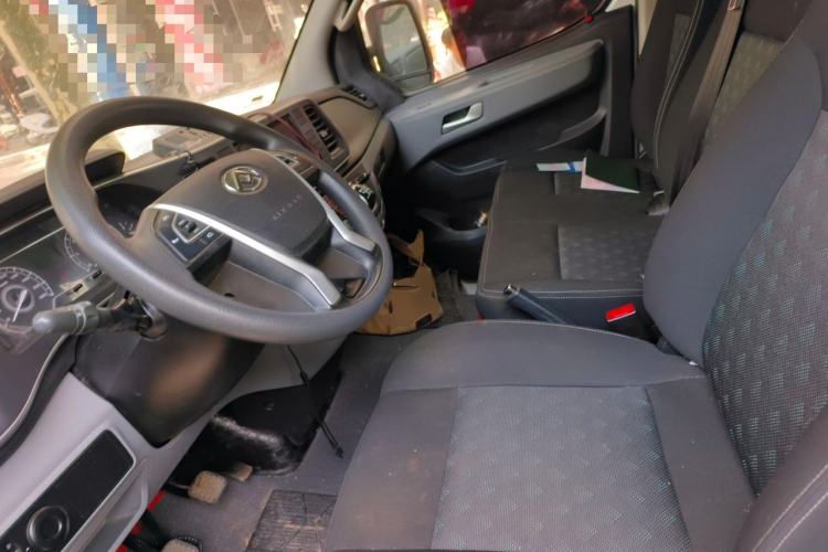 Used SAIC MAXUS Xintu V80 2021 2.0T Manual Classic Aoyuntong 127 PS Mid-axle Mid-roof 6/7/8/9-Seater Left Front Seat