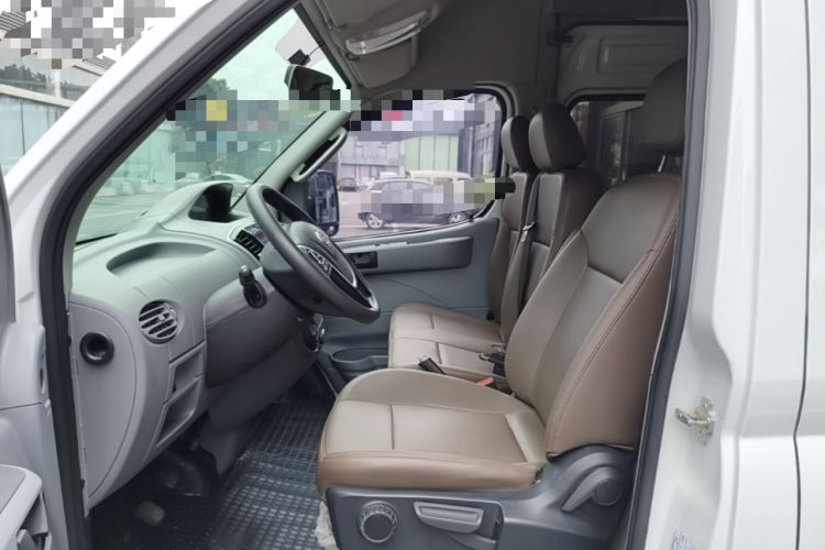 Used SAIC MAXUS Xintu V80 2021 2.0T Manual Classic Aoyuntong Long Wheelbase Mid-Roof 6/7/8/9-Seater Left Front Seat