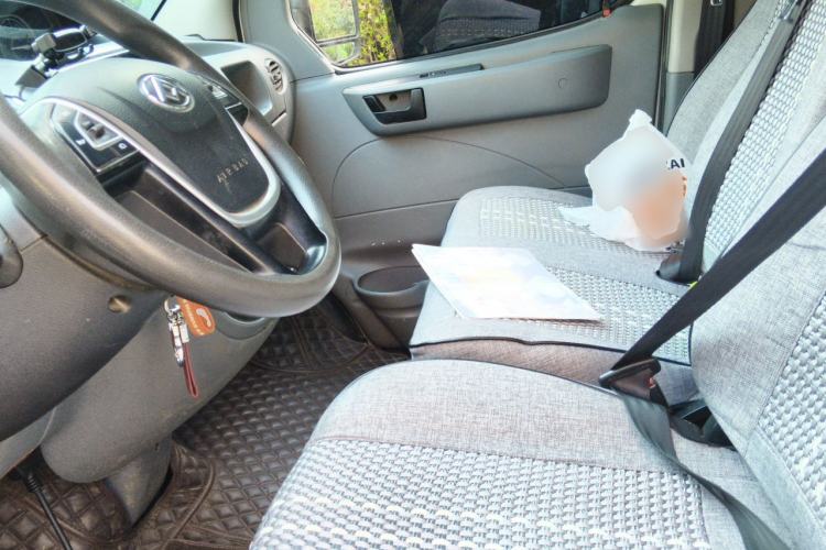 Used SAIC MAXUS Xintu V80 2021 2.0T Manual Classic Aoyuntong Short Wheelbase Mid-Roof 5/6-Seater Left Front Seat