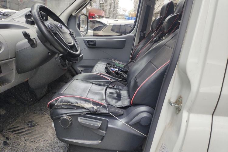 Used SAIC MAXUS Xintu V80 2021 2.0T Manual Classic Aoyuntong Long Wheelbase Mid-Roof 6/7/8/9-Seater Left Front Seat