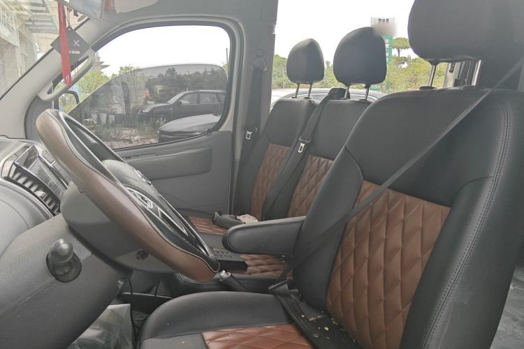 Used SAIC MAXUS Xintu V80 2021 2.0T Manual Classic Aoyuntong Long Wheelbase Mid-Roof 6/7/8/9-Seater Left Front Seat