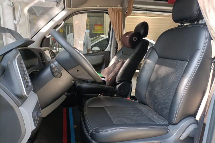 Used SAIC MAXUS Xintu V80 2021 2.0T AMT Classic Aoyuntong Short Wheelbase Mid-Roof 5/6-Seater Left Front Seat