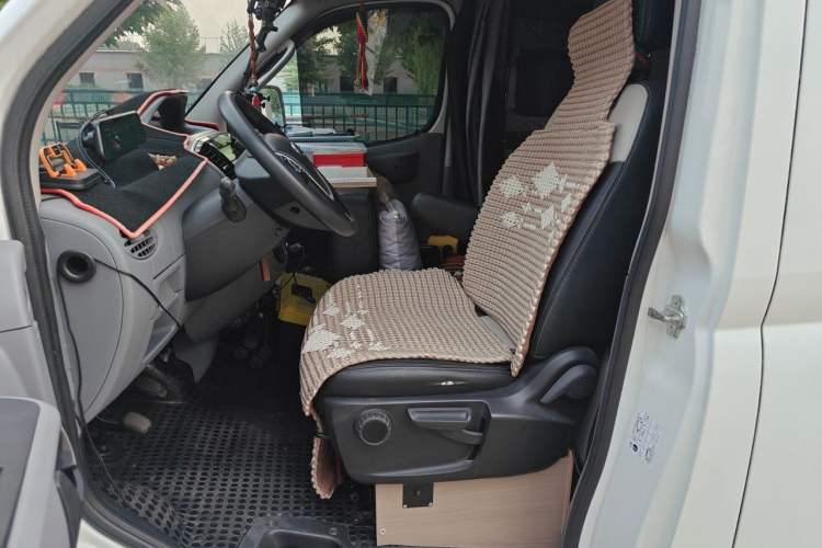 Used SAIC MAXUS Xintu V80  Left Front Seat