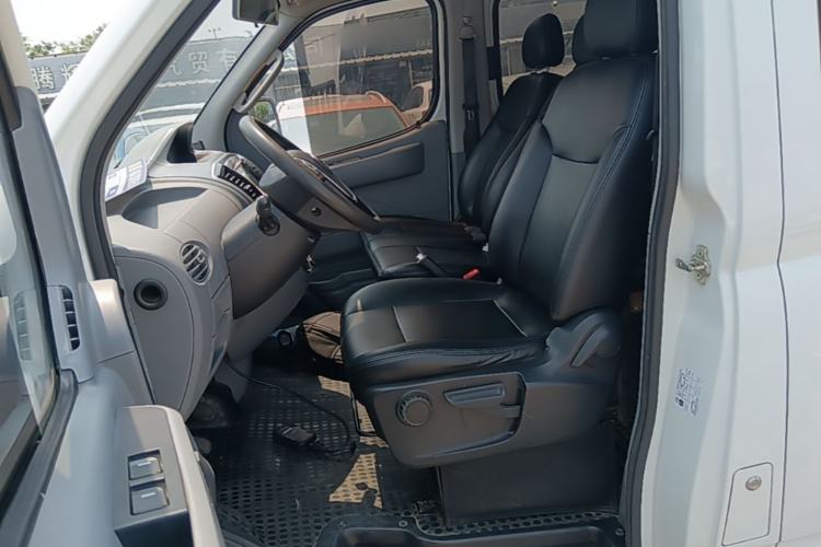 Used SAIC MAXUS Xintu V80 2021 2.0T Manual Classic Aoyuntong Long Wheelbase Mid-Roof 6/7/8/9-Seater Left Front Seat