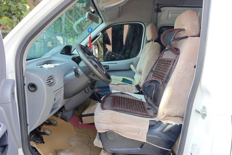 Used SAIC MAXUS Xintu V80  Left Front Seat