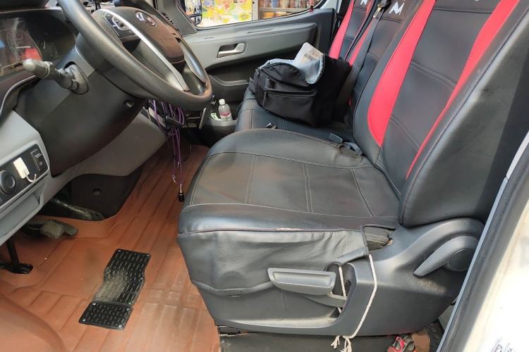 Used SAIC MAXUS Xintu V80 2021 2.0T AMT Classic Aoyuntong 127 PS Mid-axle Mid-roof 6/7/8/9-Seater Left Front Seat