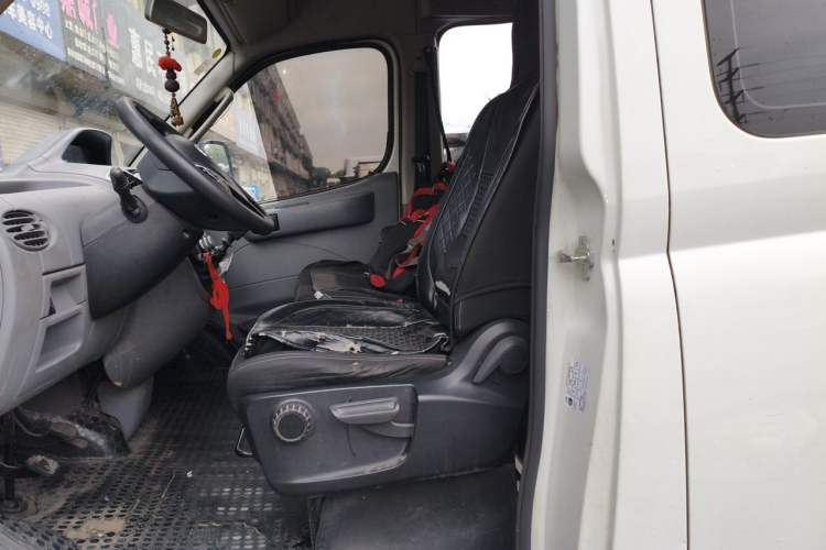 Used SAIC MAXUS Xintu V80  Left Front Seat