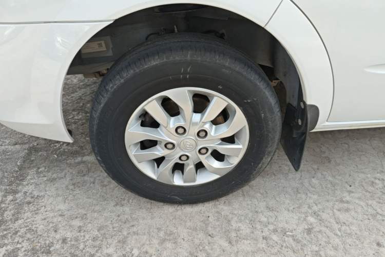Used SAIC MAXUS Xintu V80 2021 2.0T AMT Classic Aoyuntong Short Wheelbase Ultra-Low Roof 5/6-Seater Left Front Wheel Hub