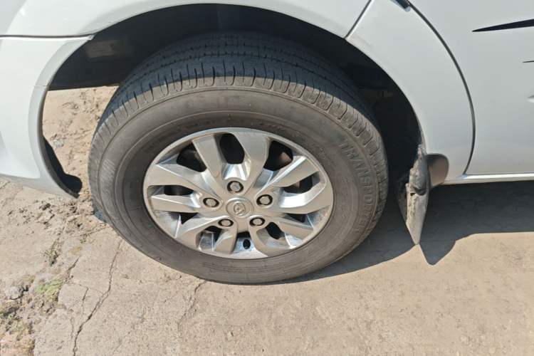 Used SAIC MAXUS Xintu V80 2021 2.0T PLUS AMT City Edition Short Wheelbase Ultra-Low Roof 5/6-Seater Left Front Wheel Hub