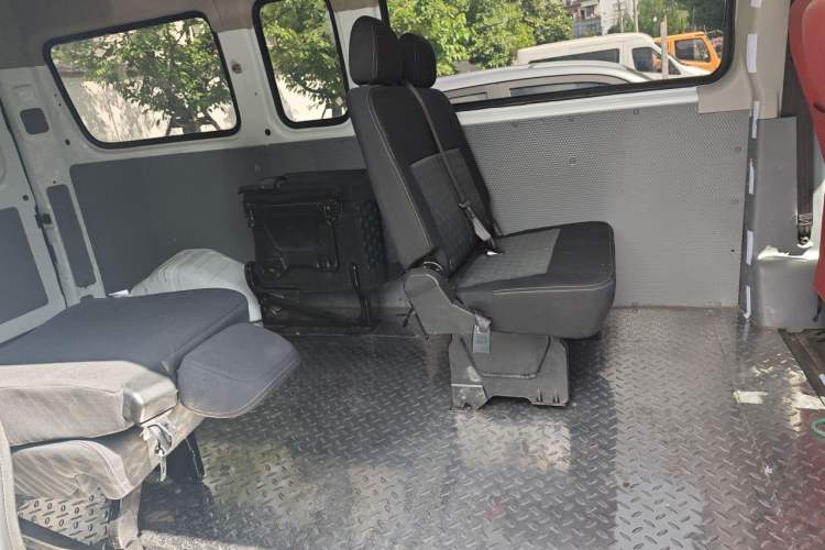 Used SAIC MAXUS Xintu V80 2021 2.0T Manual Classic Aoyuntong Long Wheelbase Mid-Roof 6/7/8/9-Seater Left Rear Seat