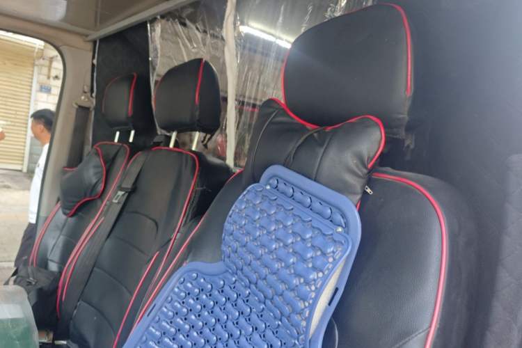 Used SAIC MAXUS Xintu V80 2021 2.0T Manual Classic Aoyuntong Long Wheelbase Mid-Roof 6/7/8/9-Seater Left Rear Seat