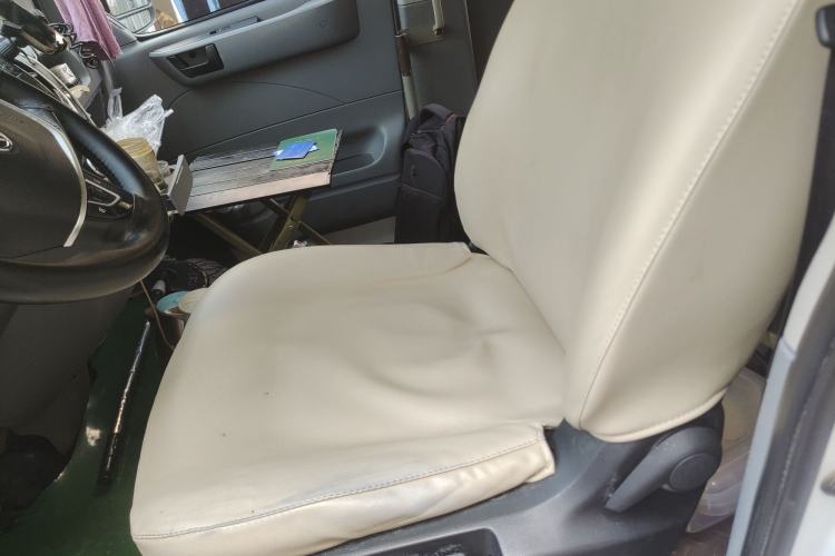 Used SAIC MAXUS Xintu V80 2021 2.0T PLUS Manual All-Around King Short Wheelbase Mid-Roof Variant—5/6/7/8/9-Seater Left Rear Seat