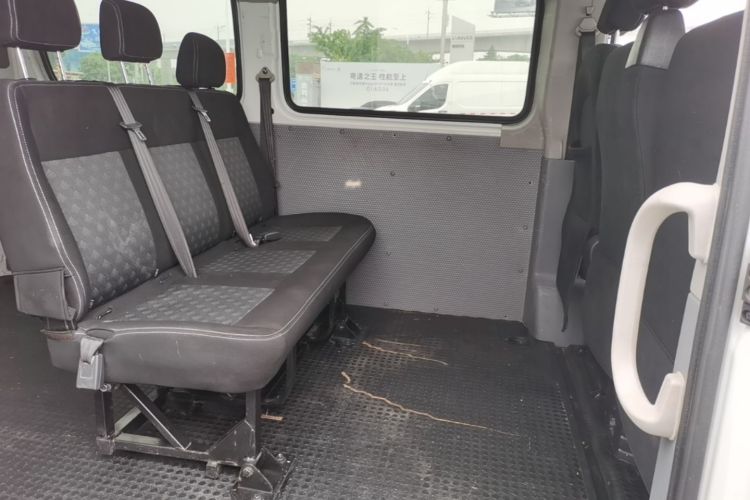Used SAIC MAXUS Xintu V80 2021 2.0T PLUS AMT Aoyuntong Short-Wheelbase Mid-Roof 5/6-Seater Left Rear Seat