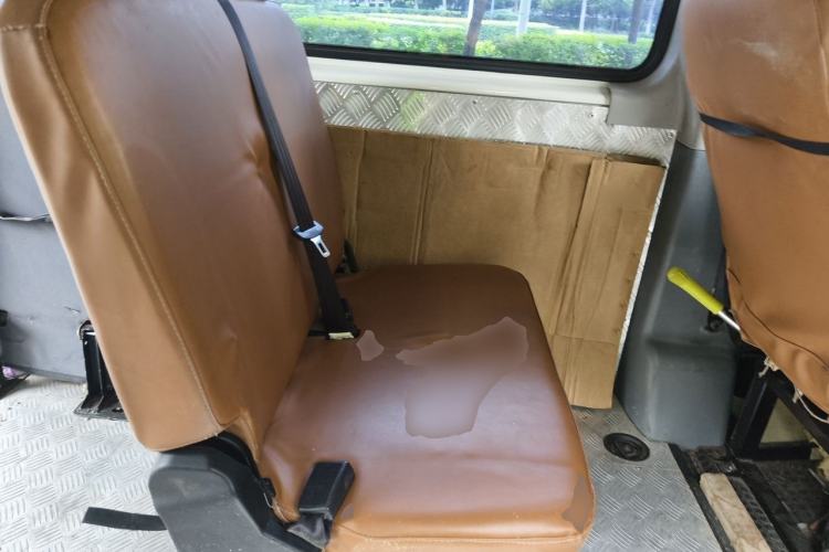 Used SAIC MAXUS Xintu V80 2021 2.0T Manual Classic Aoyuntong 127 PS Mid-axle Mid-roof 6/7/8/9-Seater Left Rear Seat