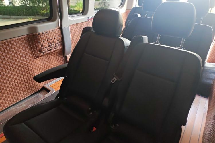 Used SAIC MAXUS Xintu V80 2021 2.0T PLUS AMT All-in-One King Long Wheelbase Mid-Roof Design—6/7/8/9-Seater Left Rear Seat