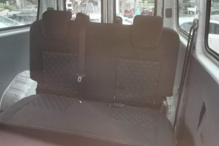 Used SAIC MAXUS Xintu V80 2021 2.0T Manual Classic Aoyuntong Short Wheelbase Mid-Roof 5/6-Seater Left Rear Seat