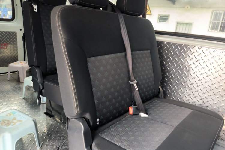 Used SAIC MAXUS Xintu V80 2021 2.0T Manual Classic Aoyuntong 127 PS Mid-axle Mid-roof 6/7/8/9-Seater Left Rear Seat