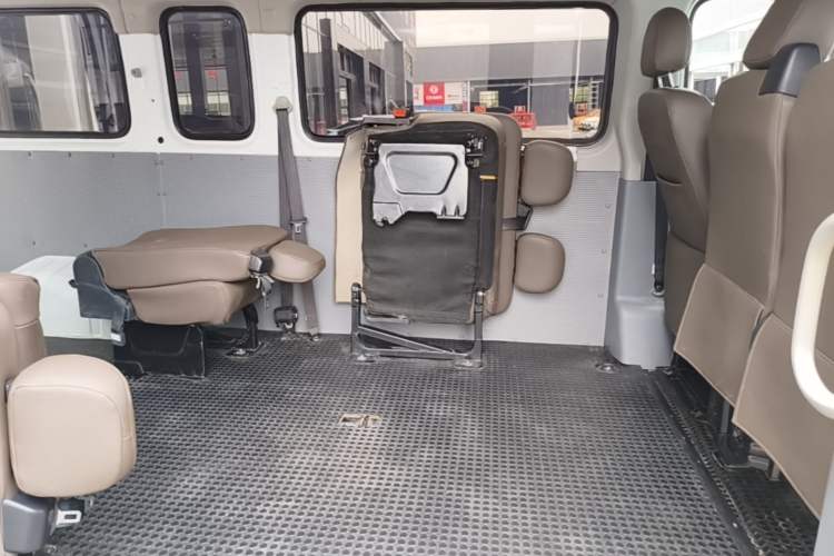 Used SAIC MAXUS Xintu V80 2021 2.0T Manual Classic Aoyuntong Long Wheelbase Mid-Roof 6/7/8/9-Seater Left Rear Seat