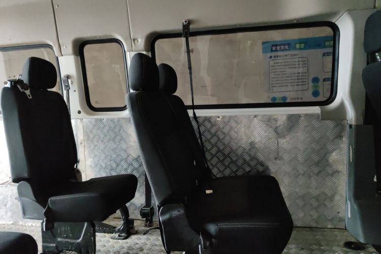 Used SAIC MAXUS Xintu V80 2021 2.0T Manual Classic Aoyuntong Long Wheelbase Mid-Roof 6/7/8/9-Seater Left Rear Seat