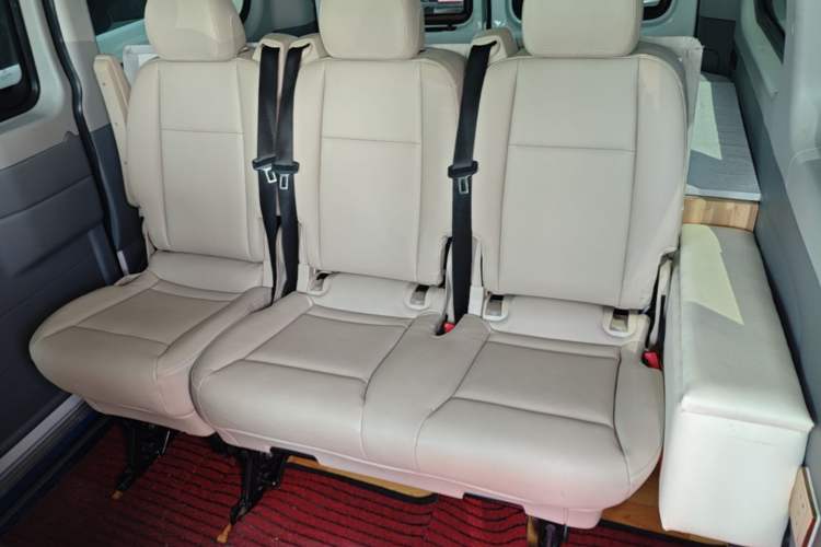 Used SAIC MAXUS Xintu V80 2021 2.0T PLUS AMT City Edition Short Wheelbase Ultra-Low Roof 5/6-Seater Left Rear Seat