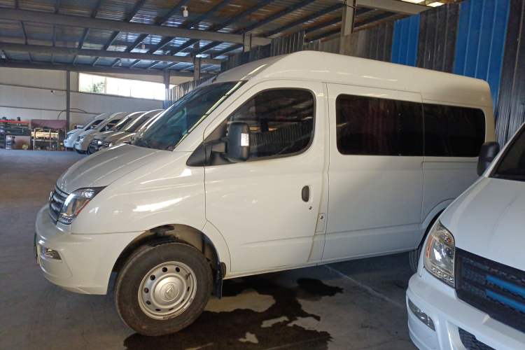 Used SAIC MAXUS Xintu V80 2021 2.0T Manual Classic Aoyuntong Short Wheelbase Mid-Height 7/8/9-Seater Left Side