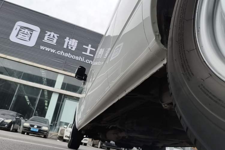 Used SAIC MAXUS Xintu V80 2021 2.0T Manual Classic Aoyuntong Long Wheelbase Mid-Roof 6/7/8/9-Seater Left Side Sill