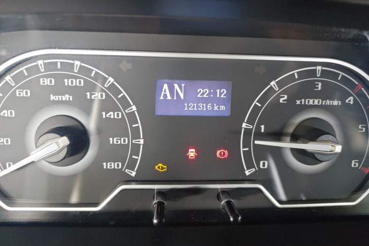 Used SAIC MAXUS Xintu V80 2021 2.0T PLUS AMT All-in-One King Long Wheelbase Mid-Roof Design—6/7/8/9-Seater Odometer Close Up