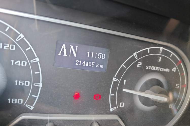 Used SAIC MAXUS Xintu V80 2021 2.0T PLUS AMT All-Rounder Short Wheelbase Mid-Roof 5/6/7/8/9-Seater Odometer Close Up