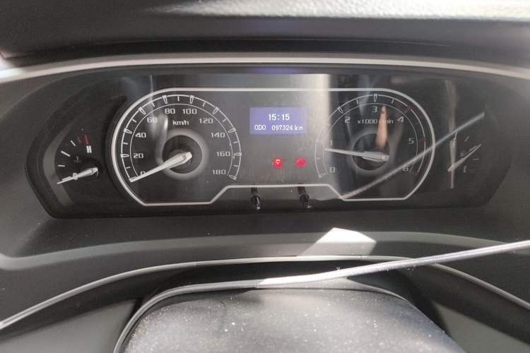 Used SAIC MAXUS Xintu V80 2021 2.0T Manual Classic Aoyuntong 127 PS Mid-axle Mid-roof 6/7/8/9-Seater Odometer Close Up