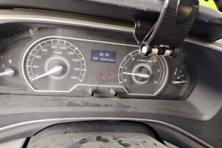 Used SAIC MAXUS Xintu V80 2021 2.0T Manual Classic Aoyuntong 139 PS Mid-axle Mid-roof 6/7/8/9-Seater Odometer Close Up