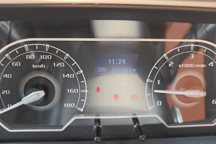 Used SAIC MAXUS Xintu V80 2021 2.0T PLUS Manual City Edition Short Wheelbase Ultra-Low Roof 5/6 Seats Odometer Close Up