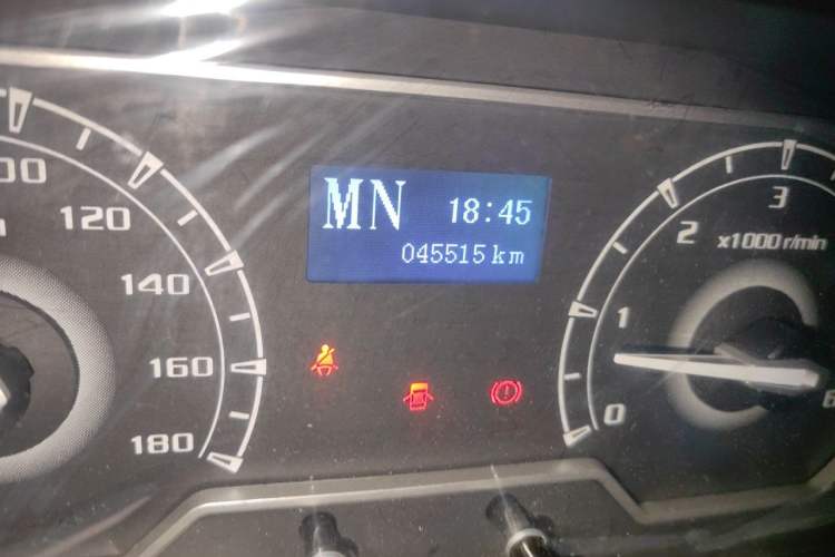 Used SAIC MAXUS Xintu V80 2021 2.0T PLUS AMT All-Rounder Short Wheelbase Mid-Roof 5/6/7/8/9-Seater Odometer Close Up