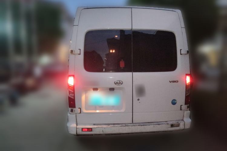 Used SAIC MAXUS Xintu V80 2021 2.0T Manual Classic Aoyuntong Long Wheelbase Mid-Roof 6/7/8/9-Seater Rear