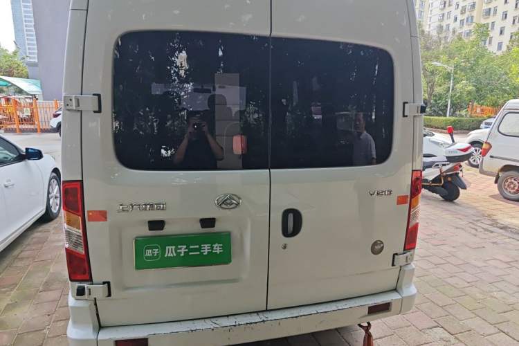 Used SAIC MAXUS Xintu V80 2021 2.0T Manual Classic Aoyuntong 127 PS Mid-axle Mid-roof 6/7/8/9-Seater Rear